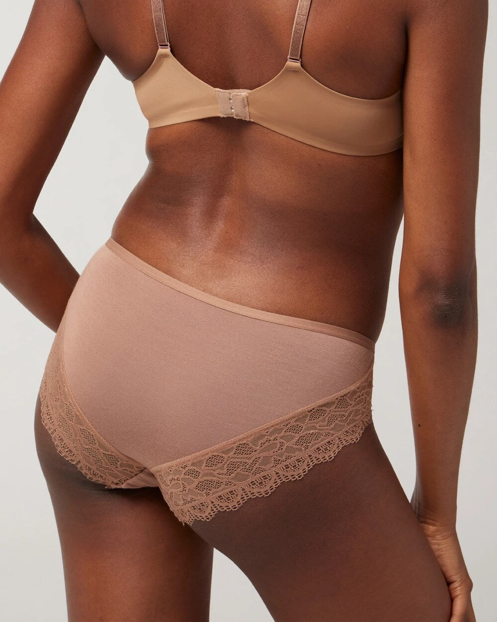 Hipster Panty with Enchanting Lace