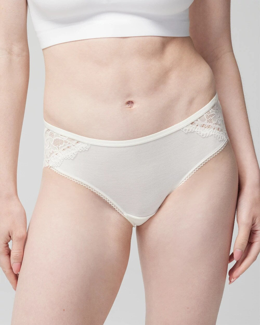 Hipster Panty with Enchanting Lace