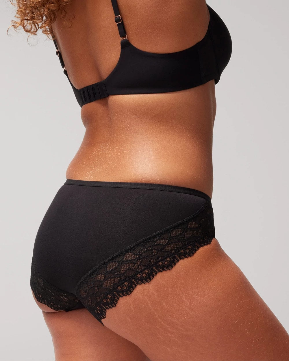 Hipster Panty with Enchanting Lace