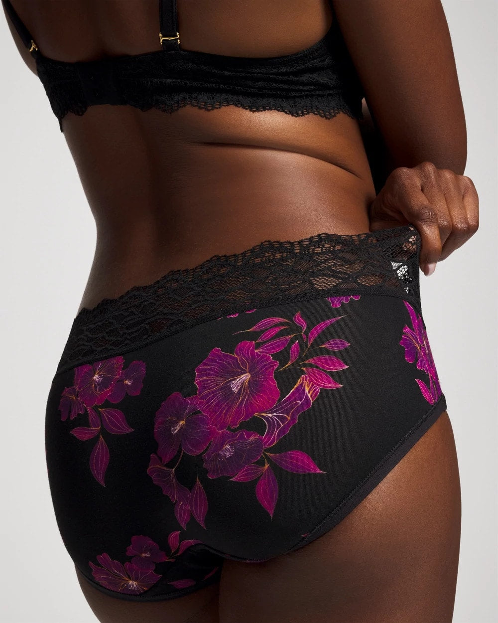 Hipster Panty with Enchanting Lace