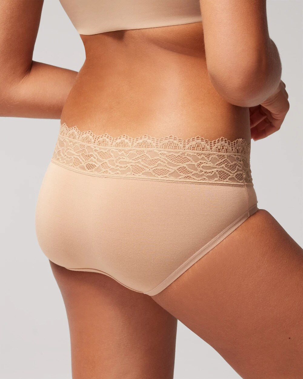 Hipster Panty with Enchanting Lace
