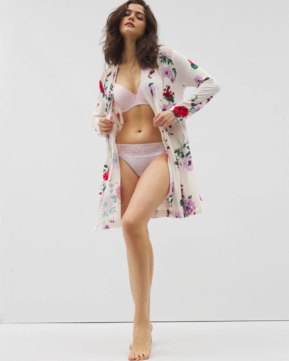 Short Robe With Lace