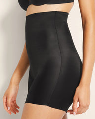 Mid-Level Shaping Vanishing Edge High Side Shorts