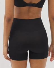 Mid-Level Shaping Seamless Shorts