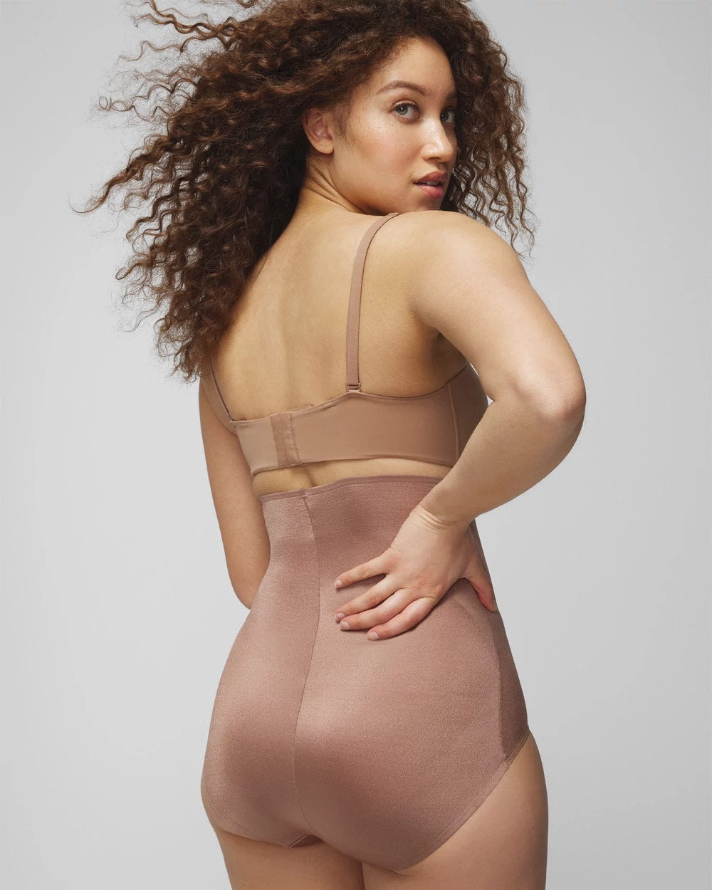 Mid-Level Shaping Vanishing Edge High-Waist Brief