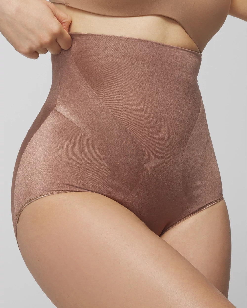 Mid-Level Shaping Vanishing Edge High-Waist Brief
